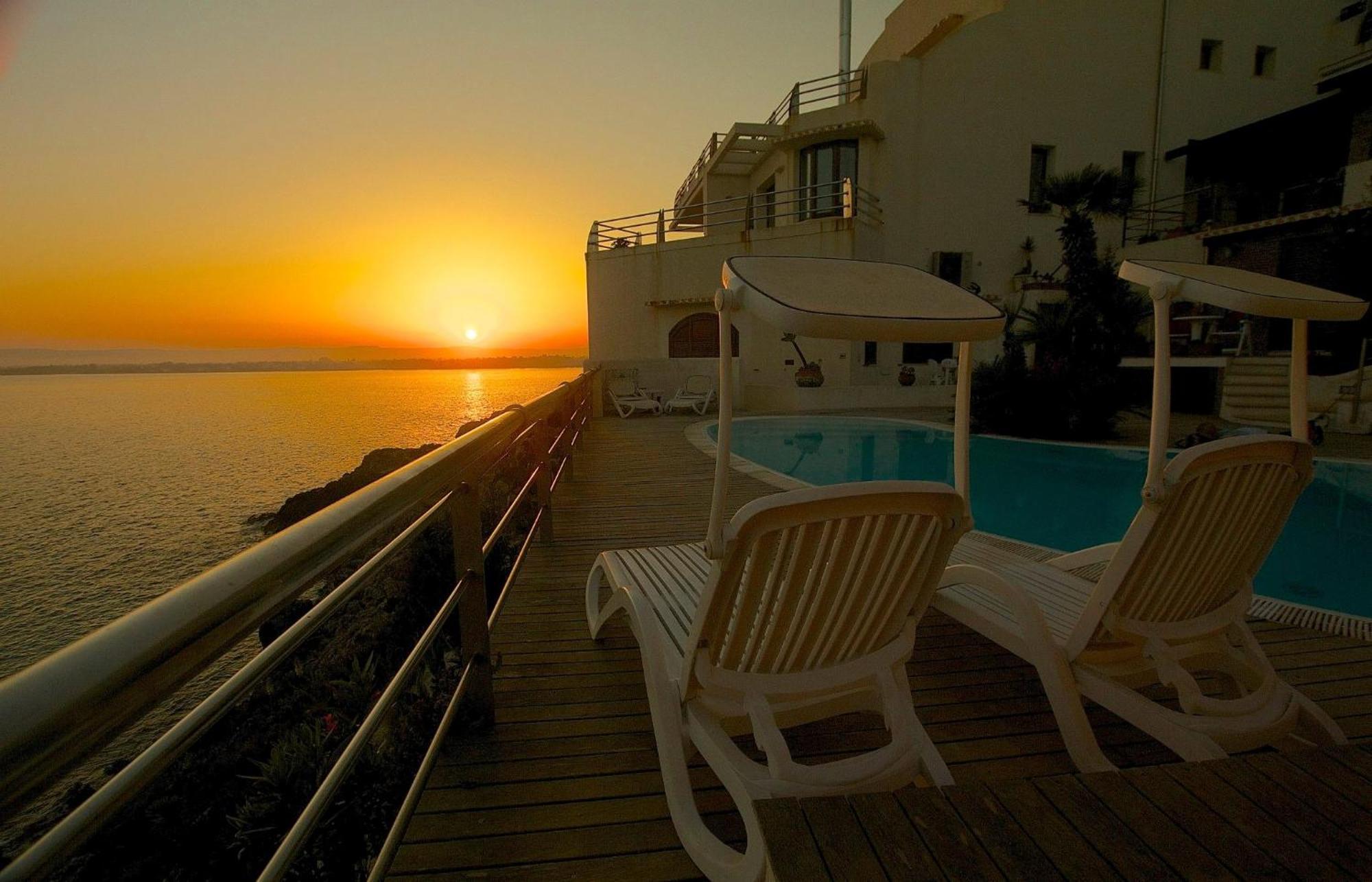 La Rosa Sul Mare Aparthotel Syrakusa Exteriör bild